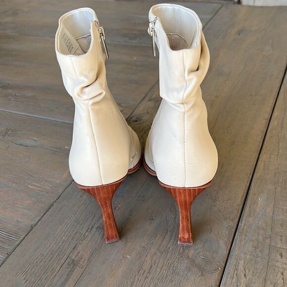 VINCE CAMUTO PRESINDAL BOOTIE US 8.5 - Picture 4 of 8